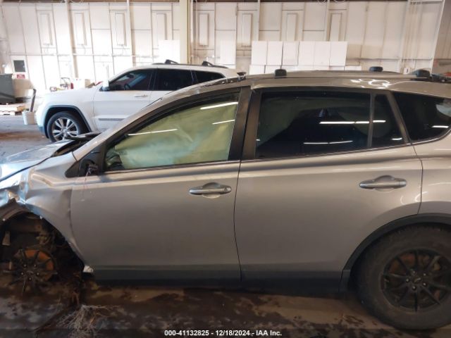 JTMBFREV5JJ251107 Toyota RAV4 LE
