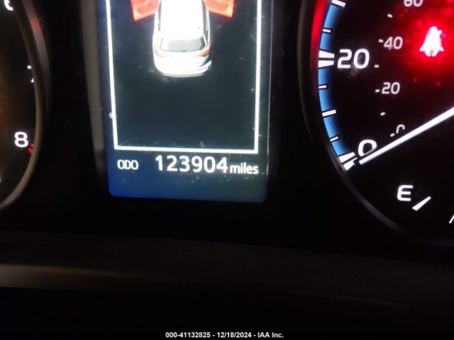 JTMBFREV5JJ251107 Toyota RAV4 LE