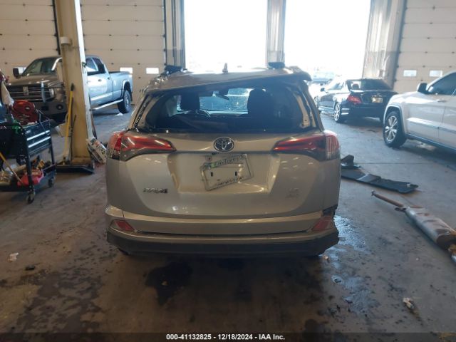 JTMBFREV5JJ251107 Toyota RAV4 LE