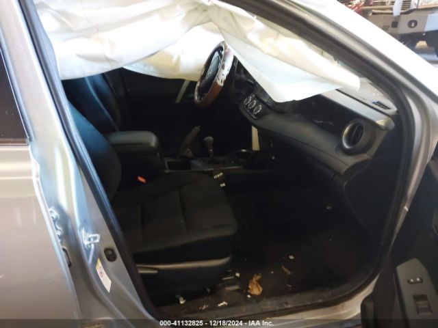 JTMBFREV5JJ251107 Toyota RAV4 LE