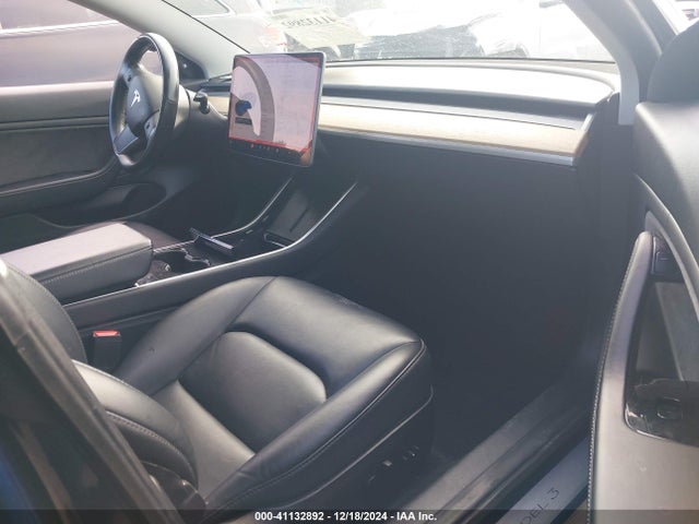 2019 TESLA MODEL 3 5YJ3E1EA2KF411846 Photo 4