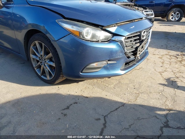 Mazda Mazda3 Touring 2018 3MZBN1L3XJM261671 Image 17