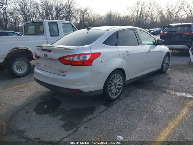 Ford Focus Titanium 2014 1FADP3J21EL452355 Image 4