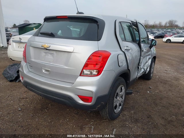 Chevrolet TRAX LS 2018 3GNCJKSB7JL376145 Image 4
