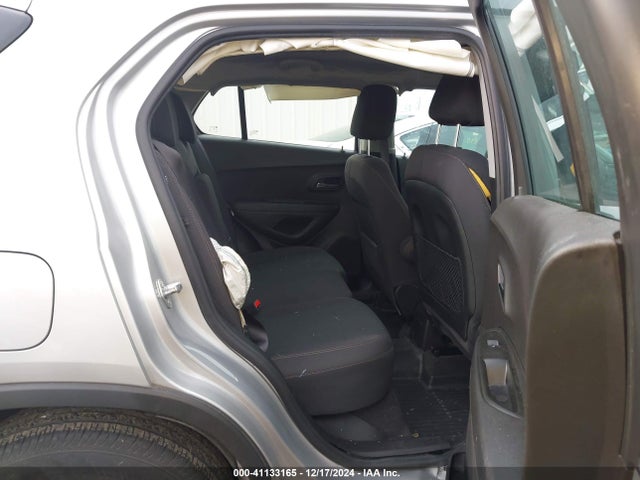 Chevrolet TRAX LS 2018 3GNCJKSB7JL376145 Image 8