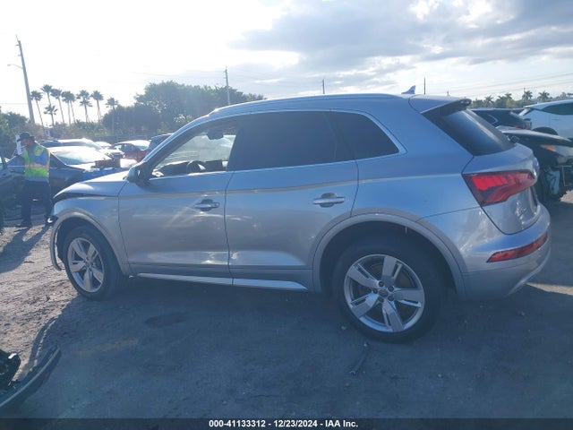 WA1BNAFY3J2088040 Audi Q5 2.0t Premium/2.0t Tech Premium