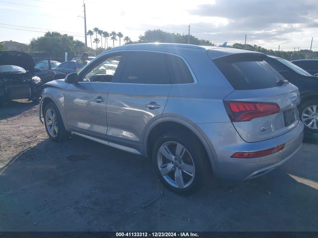 WA1BNAFY3J2088040 Audi Q5 2.0t Premium/2.0t Tech Premium