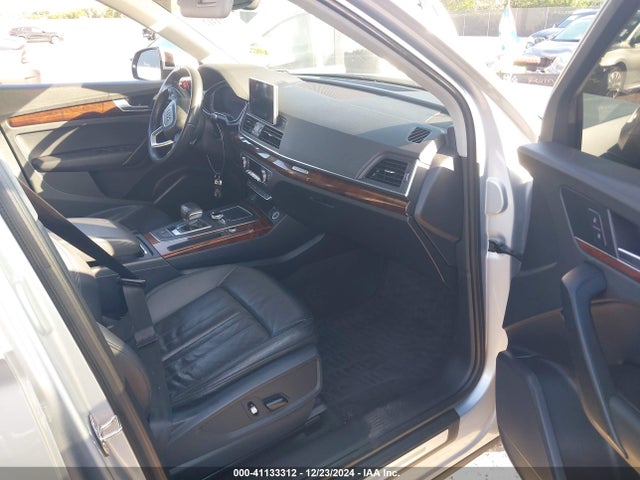 WA1BNAFY3J2088040 Audi Q5 2.0t Premium/2.0t Tech Premium