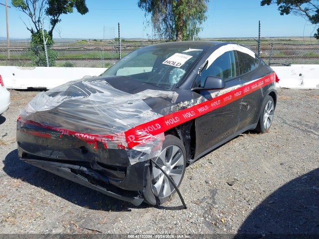 2024 TESLA MODEL Y 7SAYGDEDXRF039696 Photo 1