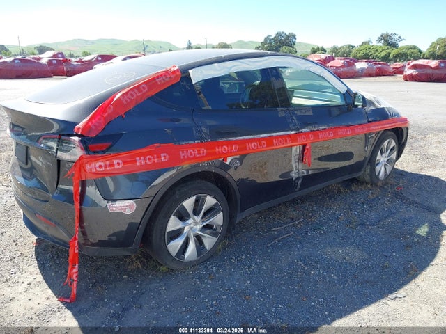 2024 TESLA MODEL Y 7SAYGDEDXRF039696 Photo 3