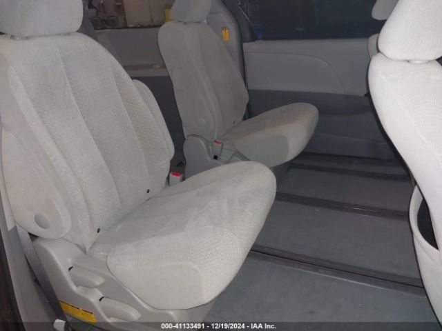 5TDJK3DC9ES071870 Toyota Sienna Le 7 Passenger