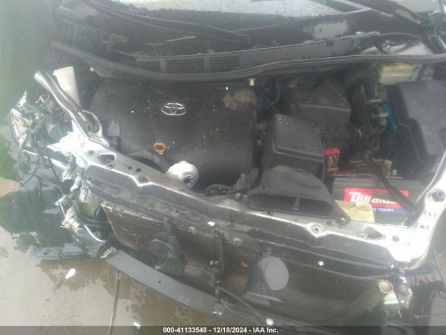 5TDKZ3DC6HS811542 Toyota Sienna Le 8 Passenger