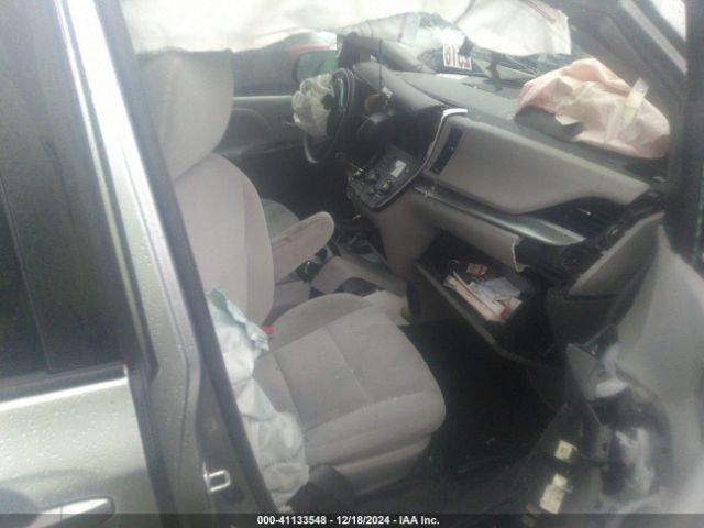 5TDKZ3DC6HS811542 Toyota Sienna Le 8 Passenger