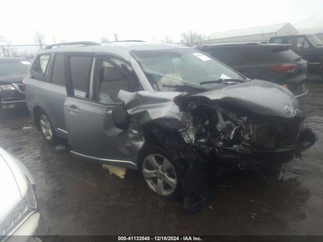 5TDKZ3DC6HS811542 Toyota Sienna Le 8 Passenger