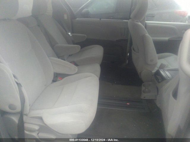 5TDKZ3DC6HS811542 Toyota Sienna Le 8 Passenger
