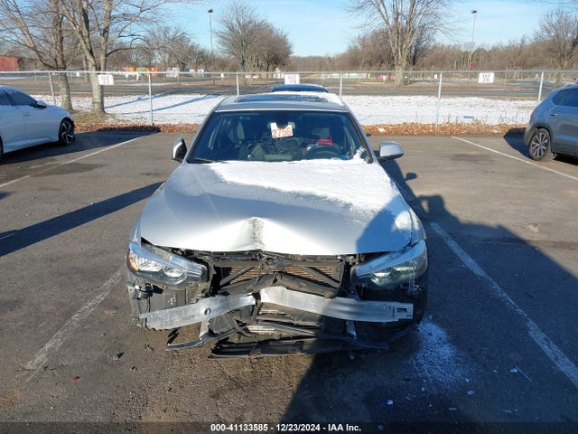 WBA8E5G33HNU42851 BMW 320i Xdrive