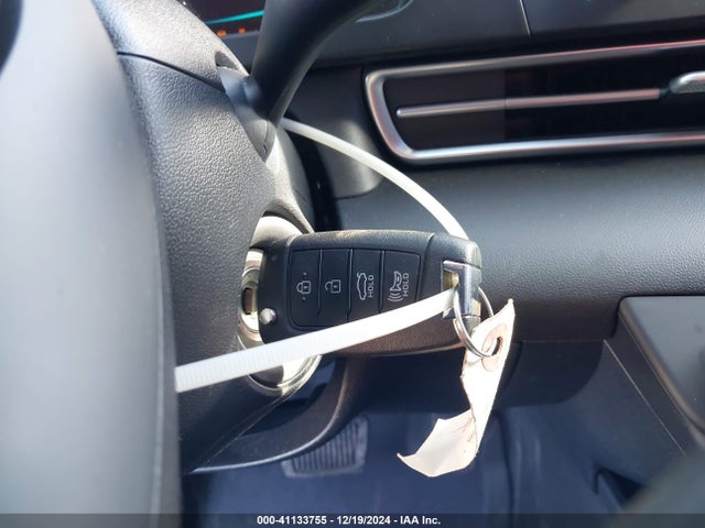 KMHLL4DG0RU818252 Hyundai ELANTRA SE