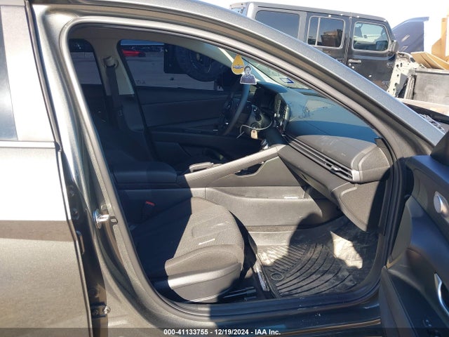 KMHLL4DG0RU818252 Hyundai ELANTRA SE