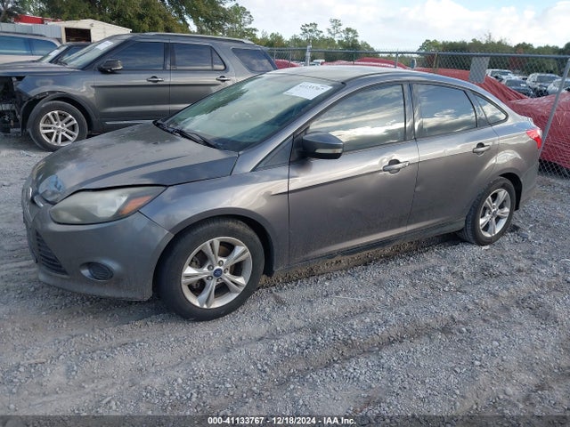 Ford FOCUS SE 2014 1FADP3F25EL385977 Image 2