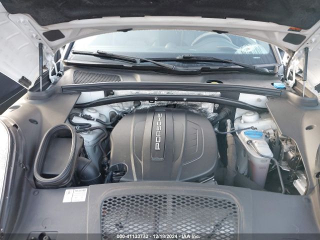 2017 PORSCHE MACAN WP1AA2A50HLB82749 Photo 9