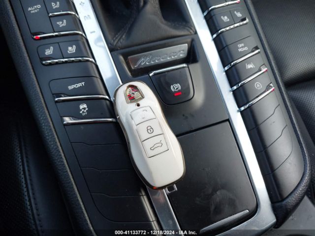 2017 PORSCHE MACAN WP1AA2A50HLB82749 Photo 10