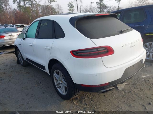 2017 PORSCHE MACAN WP1AA2A50HLB82749 Photo 2
