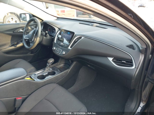 1G1ZC5ST5NF140514 Chevrolet Malibu Fwd 1fl