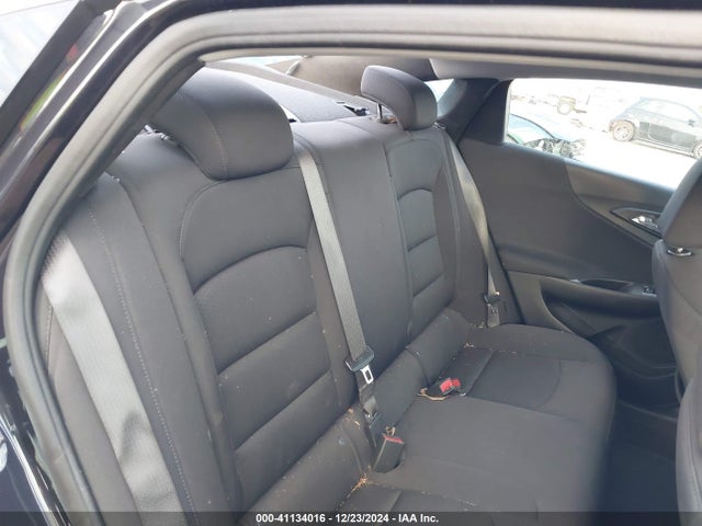 1G1ZC5ST5NF140514 Chevrolet Malibu Fwd 1fl