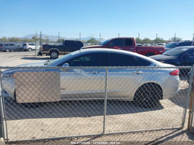 3FA6P0PU4JR123581 Ford Fusion Energi Se Luxury