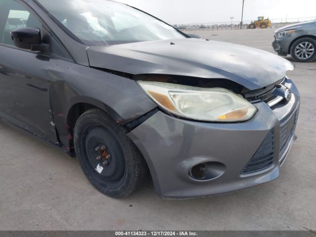 1FADP3F22FL270318 Ford FOCUS SE