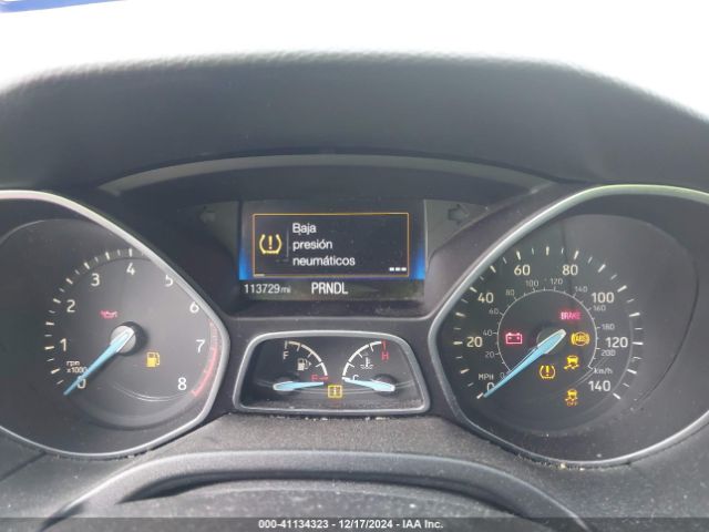 1FADP3F22FL270318 Ford FOCUS SE