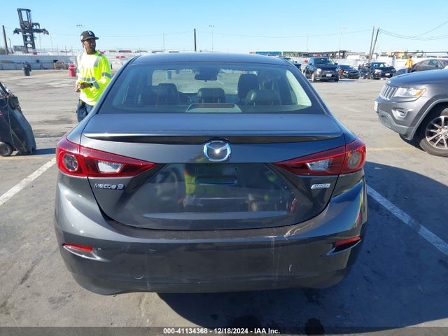 Mazda Mazda3 Touring 2018 3MZBN1V39JM211454 Image 16