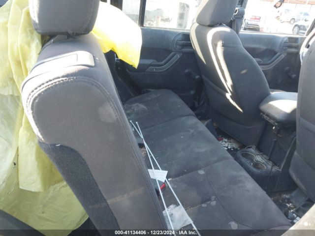 1C4BJWDG5HL633250 Jeep Wrangler Unlimited Sport 4x4