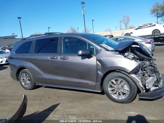 5TDKRKEC9MS062240 Toyota SIENNA LE