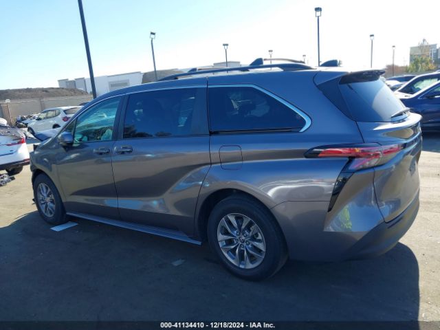 5TDKRKEC9MS062240 Toyota SIENNA LE