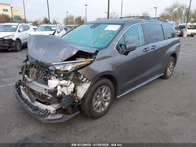5TDKRKEC9MS062240 Toyota SIENNA LE
