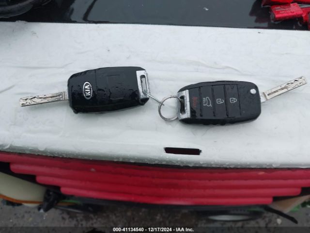 KNDMB5C16F6063459 KIA SEDONA LX