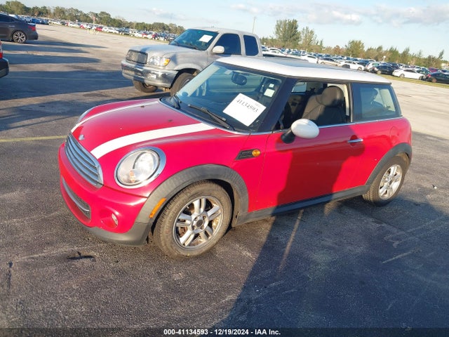 2011 MINI COOPER WMWSU3C50BT097155 Photo 1