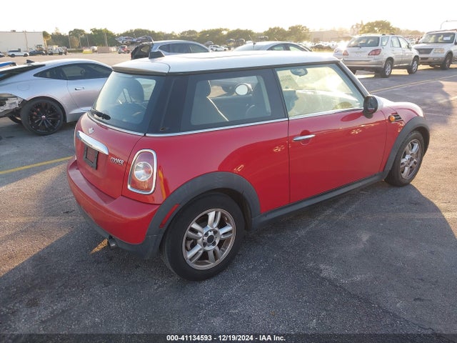 2011 MINI COOPER WMWSU3C50BT097155 Photo 3