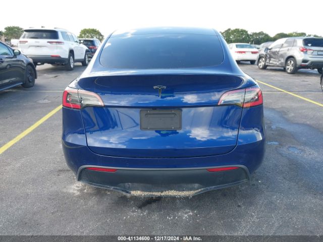 5YJYGDED4MF112857 Tesla Model Y Standard Range Rear-wheel Drive