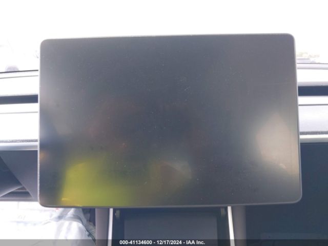 5YJYGDED4MF112857 Tesla Model Y Standard Range Rear-wheel Drive