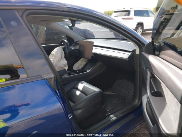 5YJYGDED4MF112857 Tesla Model Y Standard Range Rear-wheel Drive