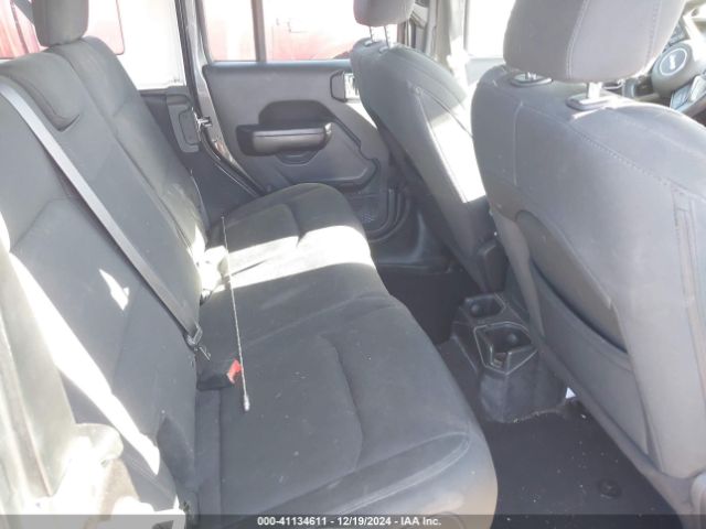 1C4HJXDG2JW208881 Jeep Wrangler Unlimited Sport S 4x4