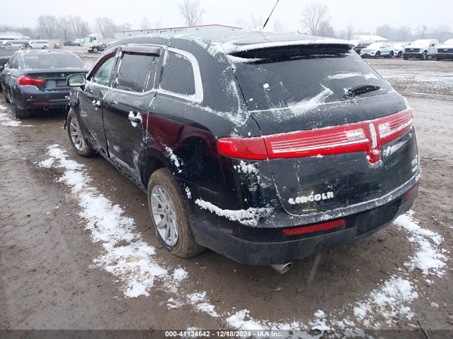 2LMHJ5NK1GBL00825 Lincoln Mkt Livery