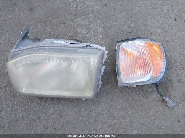 41134747 :رقم المزاد ، JN8AR07S6YW412261 vin ، 2000 Nissan Pathfinder Le/se/xe مزاد بيع