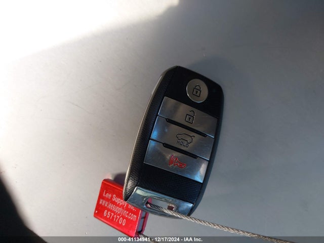 KIA Soul Ev + 2016 KNDJX3AE0G7013067 Image 11