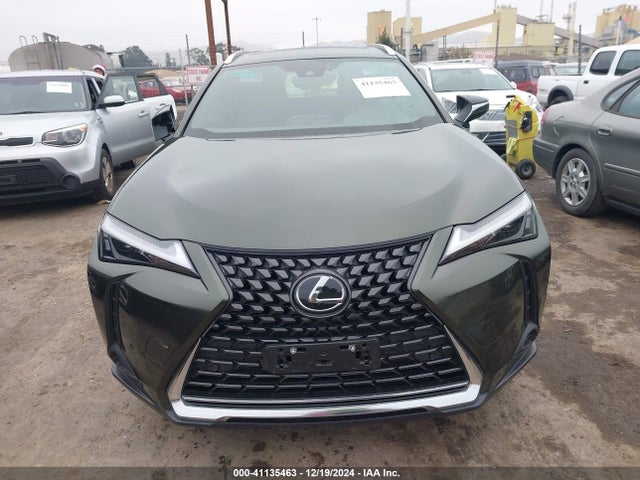 Lexus UX 250H 2023 JTHX6JBH9P2151597 Image 13