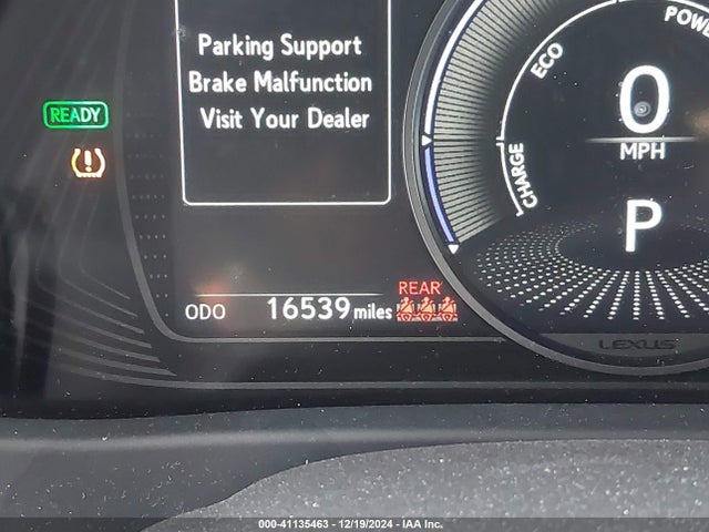 Lexus UX 250H 2023 JTHX6JBH9P2151597 Image 16