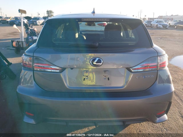 JTHKD5BHXH2280165 Lexus CT 200H