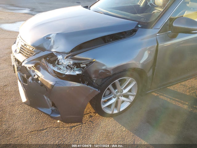 JTHKD5BHXH2280165 Lexus CT 200H